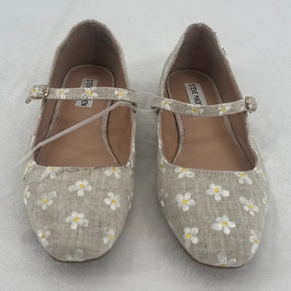 Steve Madden Linen Daisy Embroidered Mary Jane Flats Womens 8.5 Beige Square Toe